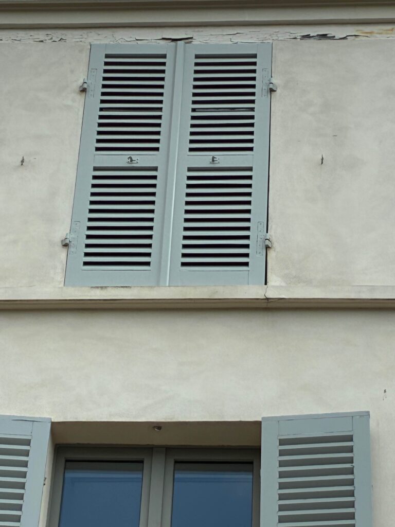 Pose de volets battants aluminium sur mesure (4)