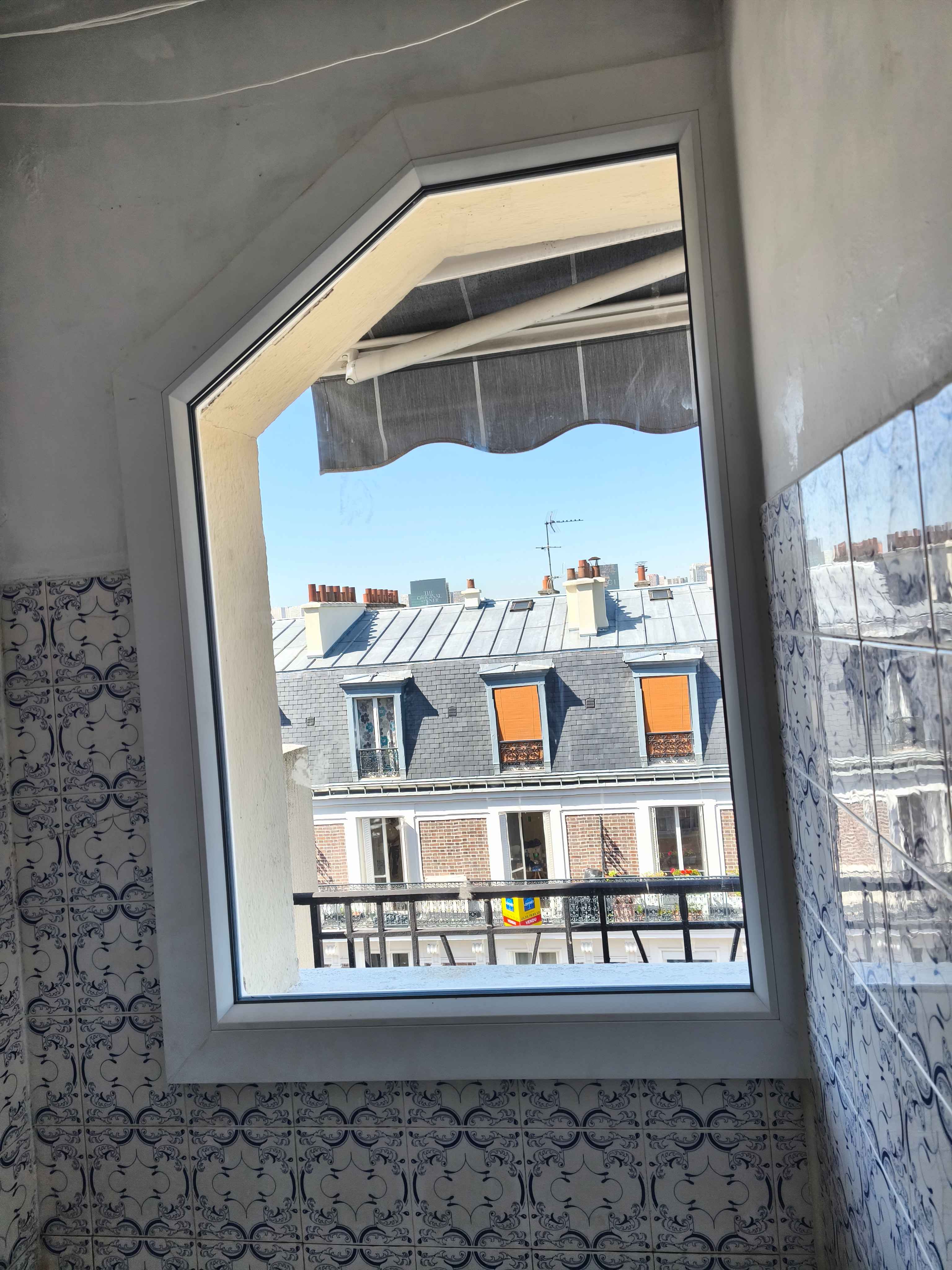Fenêtre trapèze sur mesure PVC intérieur