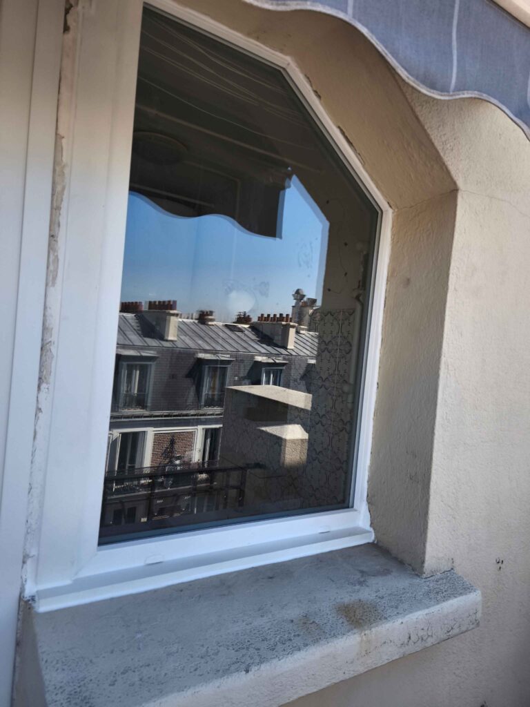 Fenêtre trapèze sur mesure PVC extérieur