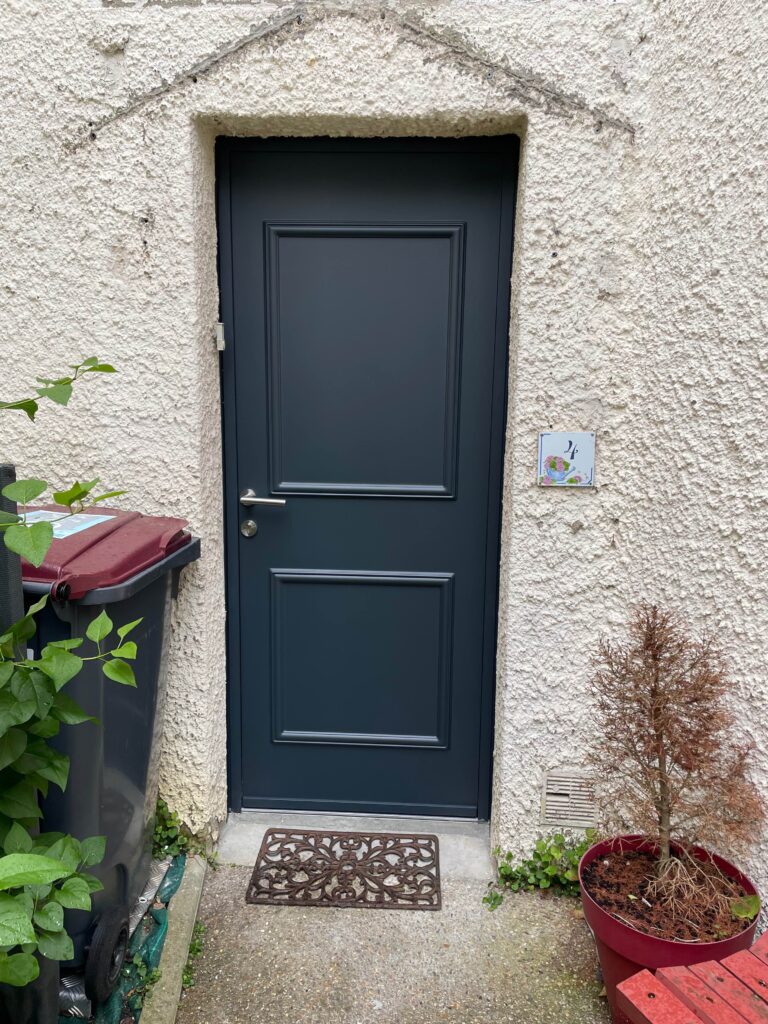 Pose d'entrée moderne